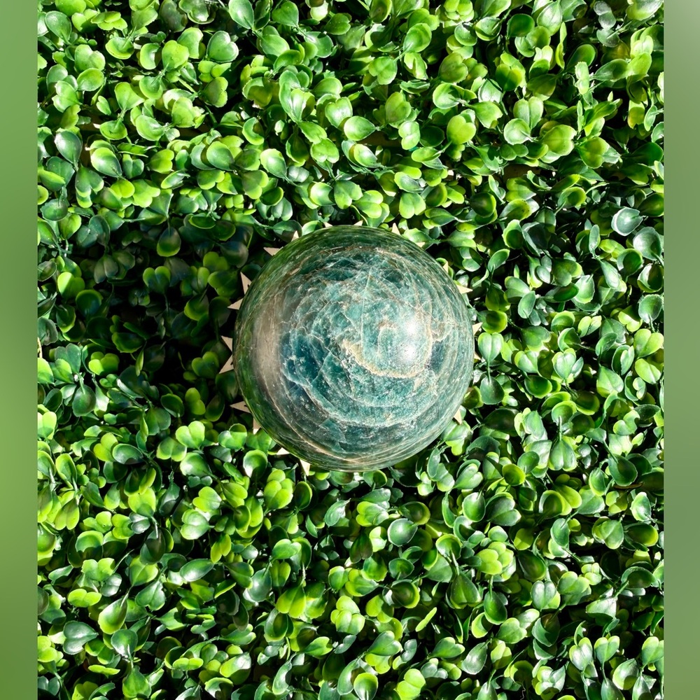 Blue Apatite sphere from Madagascar - Picture 6 of 8
